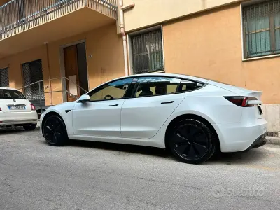 Usata Tesla Model 3 RWD 88 kW (120 CV) 2023 Bianco Berlina