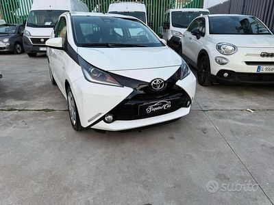 Usata Toyota Aygo X-play 69 CV (50 kW) 2018 Bianco Utilitaria