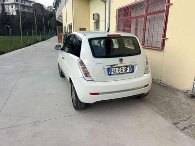 Usata Lancia Ypsilon 86 CV (63 kW) 2010 Bianco Utilitaria