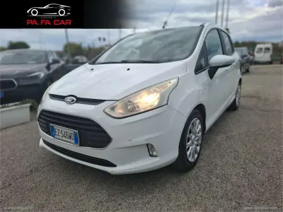 Usata Ford B-MAX Titanium 90 CV (66 kW) 2015 Bianco Monovolume