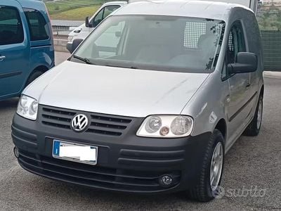 Usata VW Caddy 105 CV (77 kW) 2007 Grigio Monovolume
