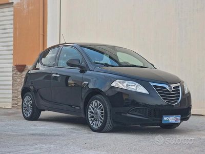 Usata Lancia Ypsilon 95 CV (69 kW) 2012 Nero Utilitaria