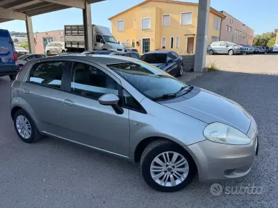 Usata Fiat Grande Punto 90 CV (66 kW) 2008 Grigio Utilitaria