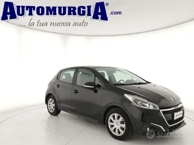 Usata Peugeot 208 Active 82 CV (60 kW) 2019 Nero Utilitaria