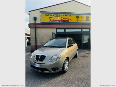 Usata Lancia Ypsilon 60 CV (44 kW) 2009 Grigio Utilitaria