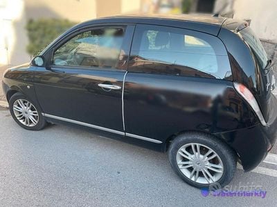 Usata Lancia Ypsilon 90 CV (66 kW) 2007 Nero Utilitaria