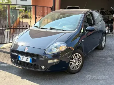 Usata Fiat Grande Punto S 77 CV (56 kW) 2013 Bluazzurro Utilitaria