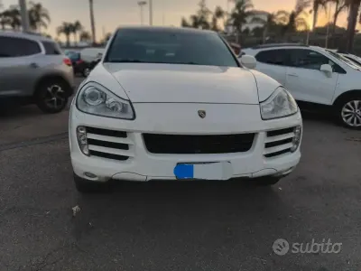 Usata Porsche Cayenne 239 CV (175 kW) 2009 Bianco SUV