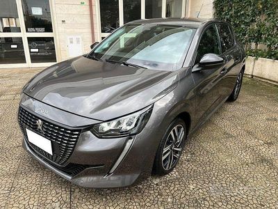 Usata Peugeot 208 Allure 102 CV (75 kW) 2023 Grigio Utilitaria