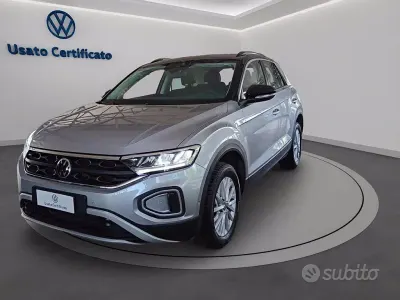 Usata VW T-Roc Life 150 CV (110 kW) 2023 Argento met /tetto nero SUV