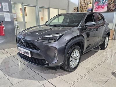 Usata Toyota Yaris Cross Business Edition 92 CV (67 kW) 2023 Grigio SUV