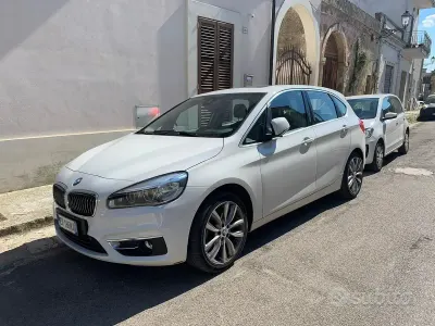 Usata BMW 218 Luxury Line 150 CV (110 kW) 2015 Bianco Monovolume