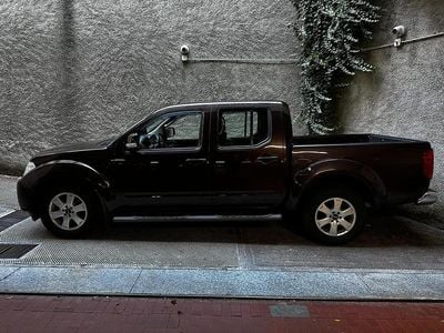 Usata Nissan Navara XE 190 CV (139 kW) 2012 Marrone Pick-up