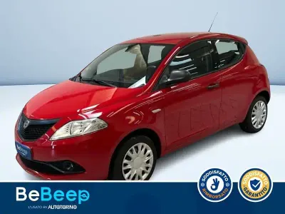 Usata Lancia Ypsilon Silver 69 CV (50 kW) 2018 Rosso metallizzato Utilitaria