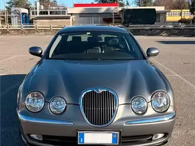 Usata Jaguar S-Type S 200 CV (147 kW) 2002 Grigio Berlina