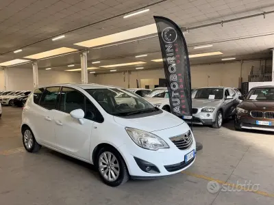 Usado Opel Meriva Cosmo 120 CV (88 kW) 2013 Blanco Monovolumen