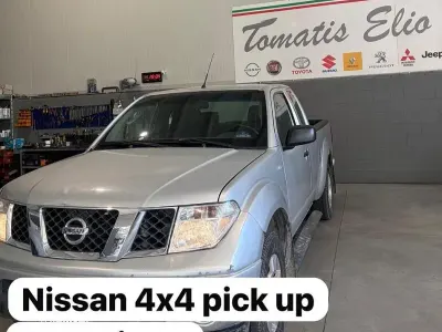 Usata Nissan Navara 171 CV (125 kW) 2006 Grigio Pick-up