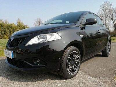 Begagnad Lancia Ypsilon S 69 HK (50 kW) 2020 Svart Halvkombi