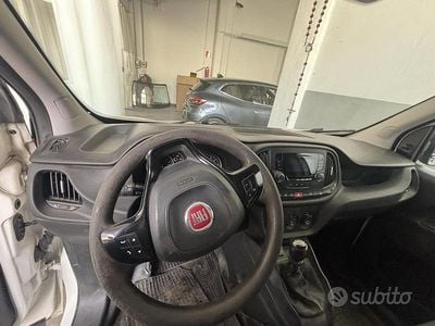 Usata Fiat Doblò 120 CV (88 kW) 2018 Bianco Monovolume