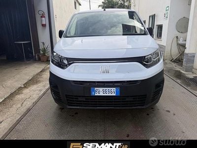 Usata Fiat Doblò 130 CV (95 kW) 2023 Bianco Monovolume