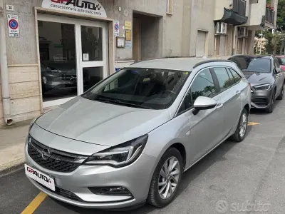 Usata Opel Astra Innovation 110 CV (80 kW) 2018 Grigio Berlina