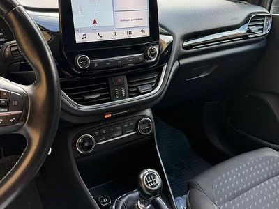 Usata Ford Fiesta Titanium 86 CV (63 kW) 2018 Grigio Utilitaria