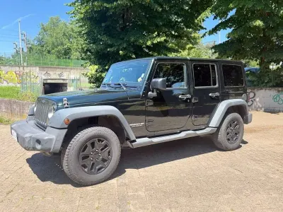 Usata Jeep Wrangler Sahara 200 CV (147 kW) 2013 Nero SUV