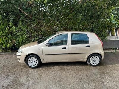 Usata Fiat Punto Active 59 CV (43 kW) 2010 Oro Utilitaria