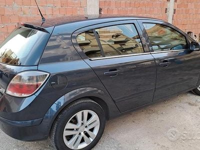 Usata 2008 Opel Astra Berlina | 2500 € (Buon prezzo)