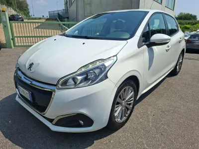 Usata Peugeot 208 82 CV (60 kW) 2017 Bianco Utilitaria