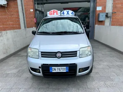 Usata Fiat Panda 4x4 Climbing 60 CV (44 kW) 2008 Grigio Utilitaria