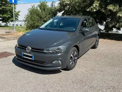 Usata VW Polo Comfortline 75 CV (55 kW) 2018 Grigio Utilitaria