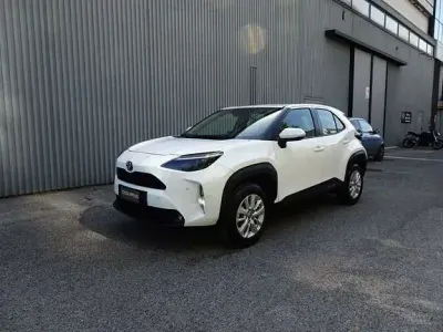 Usata Toyota Yaris Cross Active 116 CV (85 kW) 2022 Bianco SUV