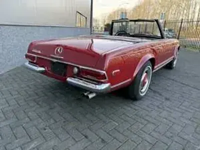 Usata Mercedes 250 150 CV (110 kW) 1968 Rosso Cabrio