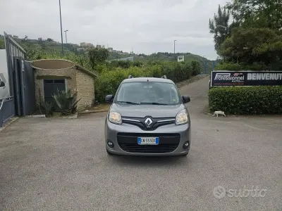 Usata Renault Kangoo LIMITED 110 CV (80 kW) 2017 Grigio Monovolume