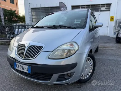 Usata Lancia Musa 69 CV (50 kW) 2005 Grigio Monovolume
