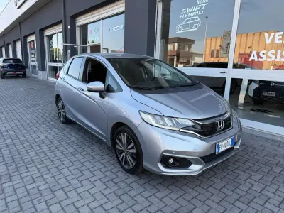 Usata Honda Jazz Elegance 102 CV (75 kW) 2018 Argento Utilitaria