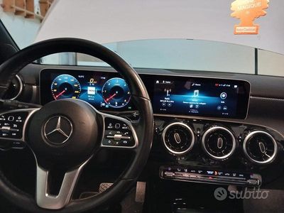 Gebraucht Mercedes A180 116 PS (85 kW) 2019 Weiß Limousine