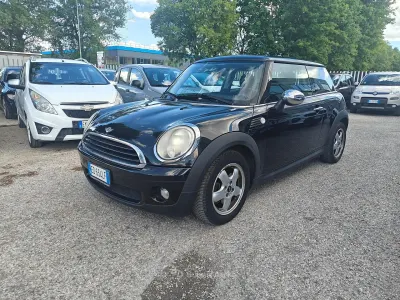 Begagnad Mini ONE 75 HK (55 kW) 2010 Svart Halvkombi