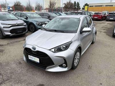 Usata Toyota Yaris Hybrid Active 92 CV (67 kW) 2022 Argento Utilitaria