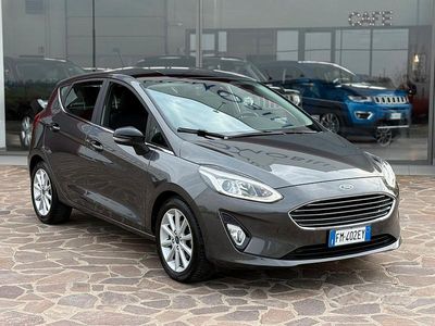 Usata Ford Fiesta 86 CV (63 kW) 2017 Grigio Berlina