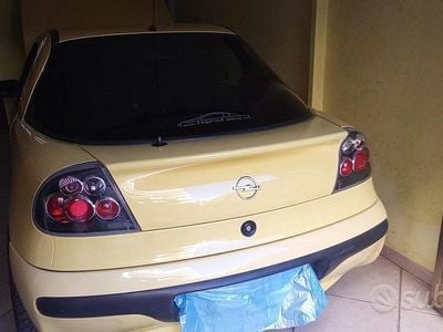 Usata Opel Tigra 90 CV (66 kW) 1997 Giallo Coupé