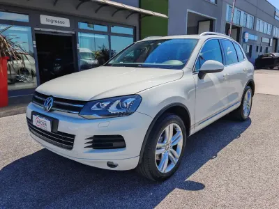 Usata VW Touareg 245 CV (180 kW) 2011 Bianco SUV