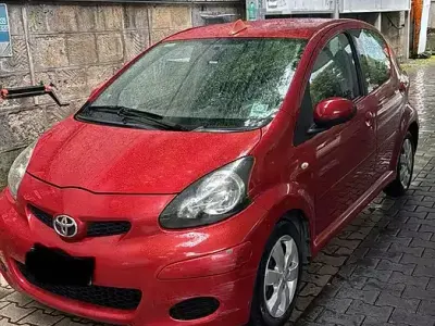 Usata Toyota Aygo 68 CV (50 kW) 2011 Rosso Utilitaria