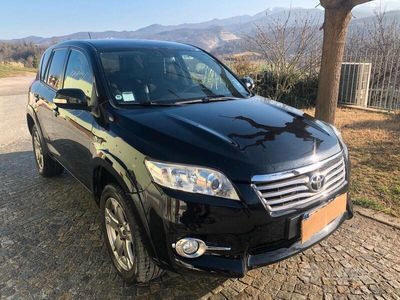 usata Toyota RAV4 RAV 4III Crossover 2.2 d-4d Executive 150cv autom