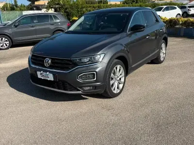 Usata VW T-Roc Advance 150 CV (110 kW) 2018 Grigio SUV