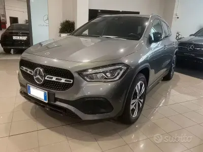 Usata Mercedes GLA180 136 CV (100 kW) 2023 Grigio SUV