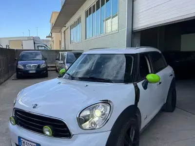 Usata Mini Cooper D Countryman 111 CV (81 kW) 2012 Bianco SUV