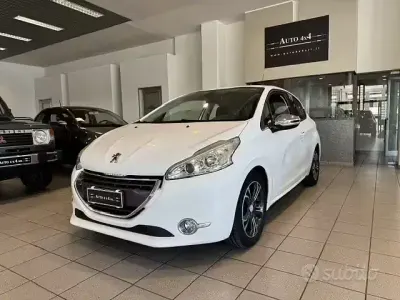 Usata Peugeot 208 Allure 95 CV (69 kW) 2012 Blu Utilitaria