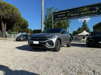 Usata VW T-Roc R-line 110 CV (80 kW) 2022 Grigio SUV